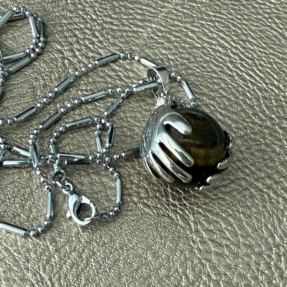 NWOT Tiger Eye Gemstone Pendant with Silver color chain - Picture 6 of 9